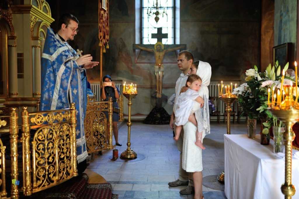 Крестильный наряд: крестильная рубашка и крыжма - pokrove.com