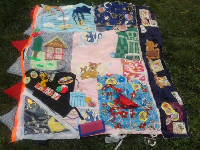 Детский развивающий коврик: варианты и композиции, правильные решения, изготовление