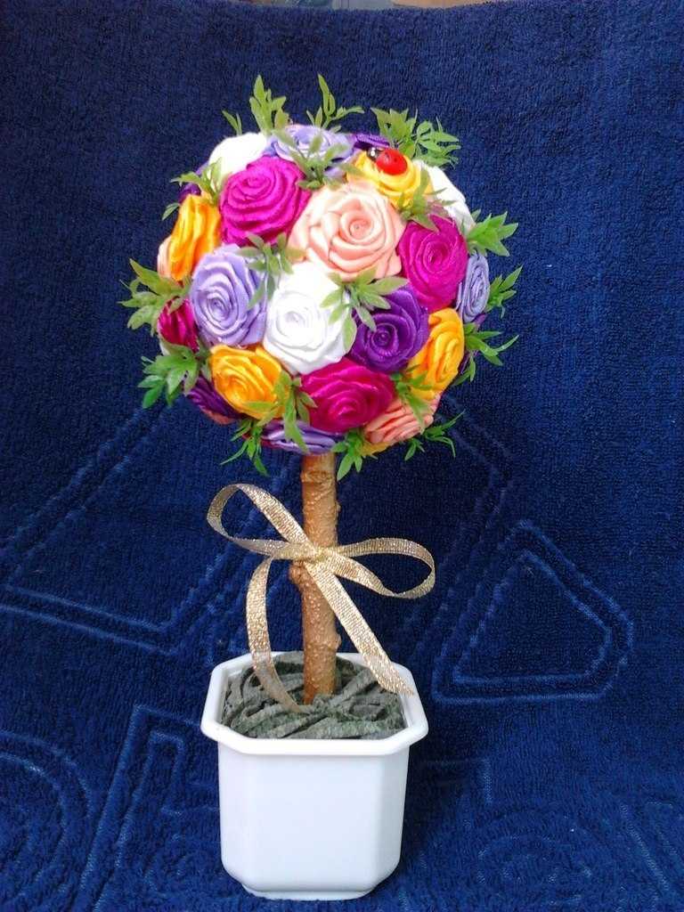 Топиарий из атласных лент - как сделать дерево с декоративными искусственными цветами пошагово с фото