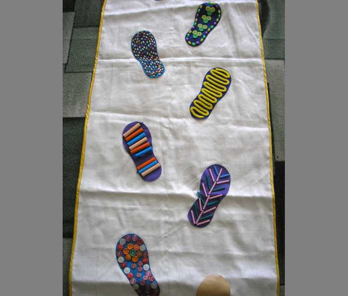 Массажный коврик для ног для детей своими руками из пуговиц (10 идей)