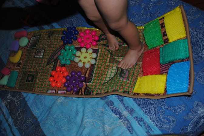 Массажный коврик для детей своими руками: мастер-класс