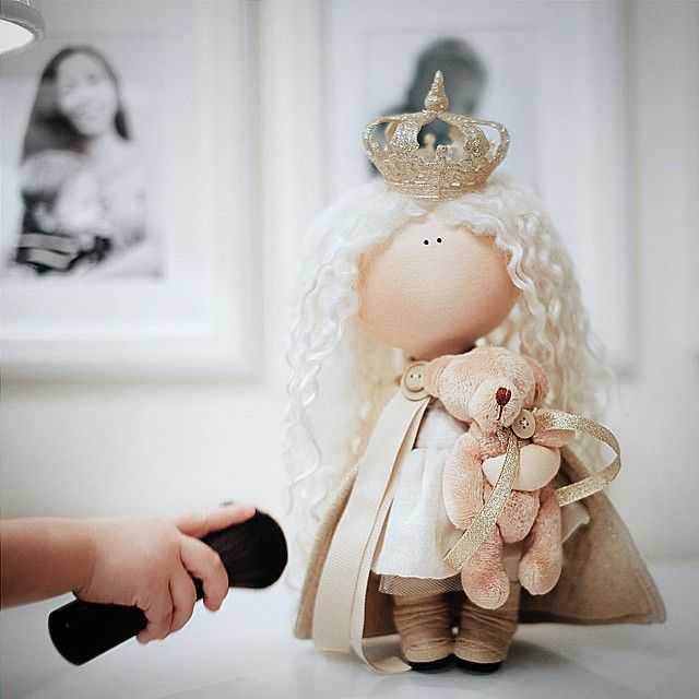 Попробуйте сшить куклу своими руками по готовой выкройке