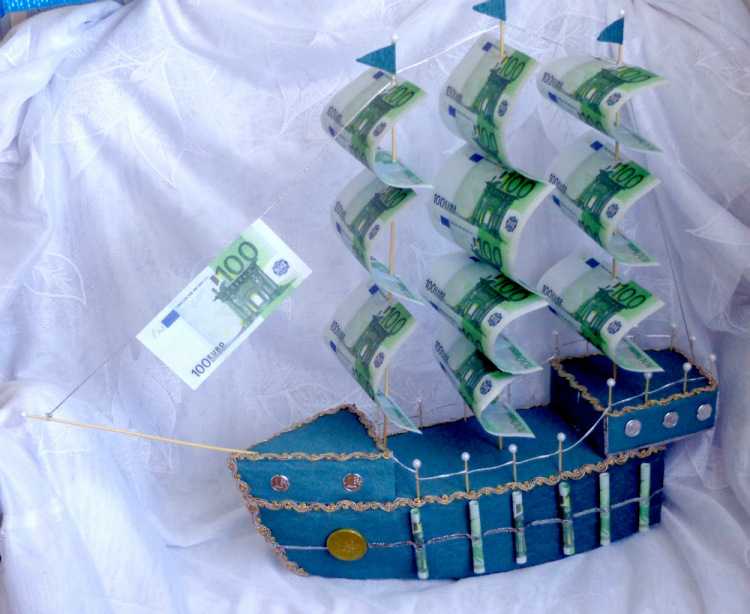 Как сделать корабль из денег своими руками