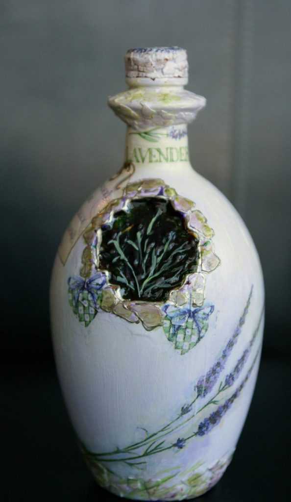 Давно назревала идея сделать вазу из бутылки своими руками в стиле «Прованс», простую и красивую из простых и доступных материалов