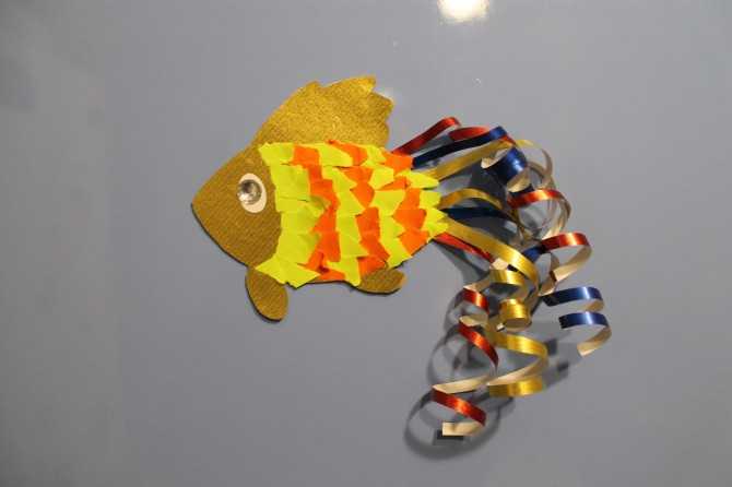 Рыбка из полосок бумаги: плетение цветной аппликации своими руками для детей