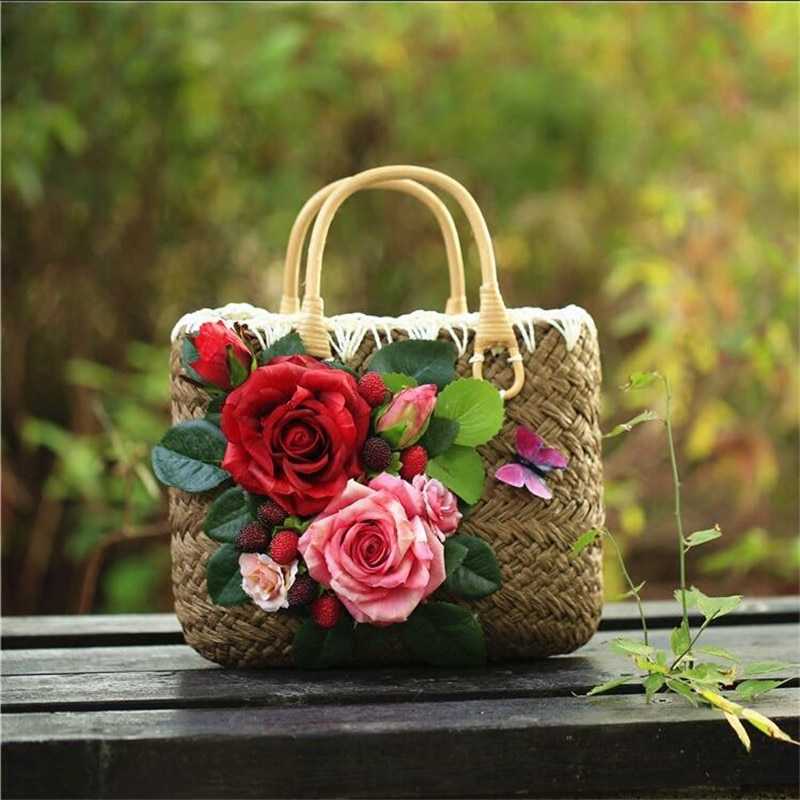 Этот симпатичный цветок из войлока с листиком можно использовать в качестве украшения для сумки, как подушечку для иголок либо как декоративную тряпочку для вытирания пыли. Яркий цветок прив