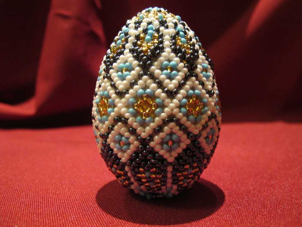 Пасхальные яйца из бисера, схемы плетения для начинающих
